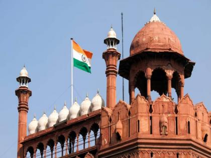 Negligence in security of Red Fort 7 policemen suspended for not being able to detect dummy bomb | लाल किल्ल्यात नेलेला डमी बॉम्ब पोलिसांना सापडलाच नाही; ७ जण निलंबित, सुरक्षेत मोठी चूक Negligence in security of Red Fort 7 policemen suspended for not being able to detect dummy bomb | लाल किल्ल्यात नेलेला डमी बॉम्ब पोलिसांना सापडलाच नाही; ७ जण निलंबित, सुरक्षेत मोठी चूक