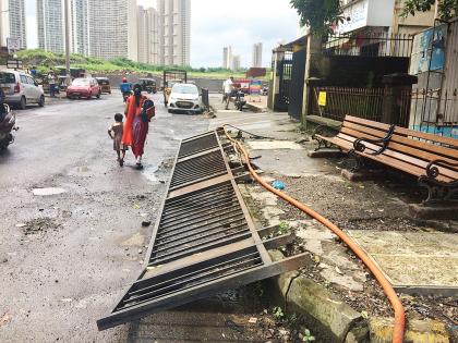 Within six months the railing began to collapse | सहा महिन्यांतच ढासळू लागले रेलिंग