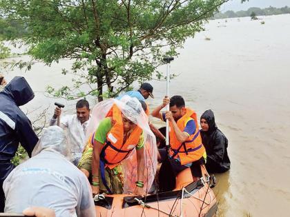 2 rescued in Palghar | पालघरमध्ये ६७० जणांना वाचविले