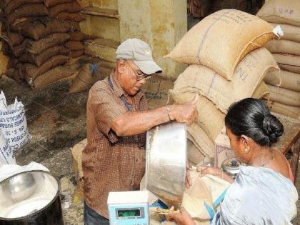 Black market through bogus unit in 90 ration shops in Kolhapur city | कोल्हापूर शहरातील ९० रेशन दुकानांत बोगस युनिटद्वारे काळाबाजार; एजंट, दुकानदार, अधिकाऱ्यांचाही सहभाग