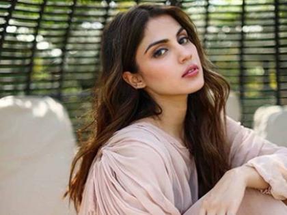 How did Sushant Singh Rajput father know that he had 17 crore rupees asks Rhea Chakraborty | सुशांतच्या वडिलांना कसे माहीत त्याच्या अकाऊंटमध्ये १७ कोटी रूपये आहेत? - रिया चक्रवर्ती