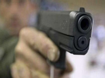 SAF jawan shoot girlfriend mother and brother with service gun after his engagement broken in Bhopal | गर्लफ्रेन्डसोबत साखरपुडा मोडला म्हणून SAF जवानाकडून गोळीबार, तिच्या आई अन् भावावर झाडल्या गोळ्या!