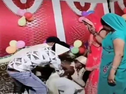 Groom drunk on wedding day bride gets angry see what happened next | VIDEO : टल्ली होऊन लग्नात पोहोचला नवरदेव, नवरीने केलं असं काही बघत राहिले सगळे!