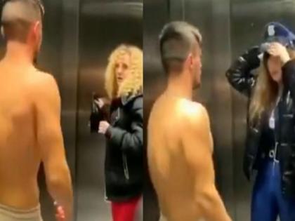 boy doing prank by removing his gym vest and scaring girls, video goes viral | बॉडी दाखवून मुलींसोबत करत होता प्रँक, सुरुवातील आली मजा मग भोगावी लागली सजा