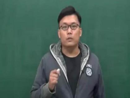 Taiwanese math teacher uses pornhub to give lessons earning | काय सांगता! पॉर्न वेबसाइटवर चक्क गणित शिकवतो हा शिक्षक, कमाई वर्षाला दोन कोटी रूपये