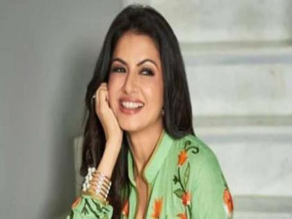 Bhagyashree shares photo with mom fans comparison her | Bhagyashree ने शेअर केला आईसोबतचा फोटो, म्हणाले - तुझ्यात त्यांची झलक दिसते...