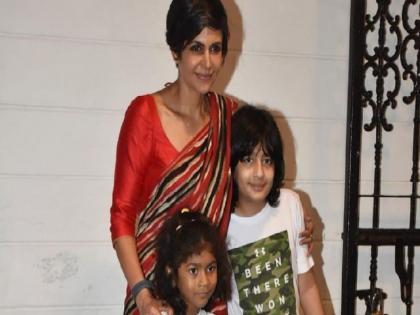 Mandira Dedi shares heart breaking post on Diwali in memory of husband Raj Kaushal | Mandira Bedi ने पतीच्या आठवणीत शेअर केली अशी पोस्ट, व्हायरल झाला फोटो...