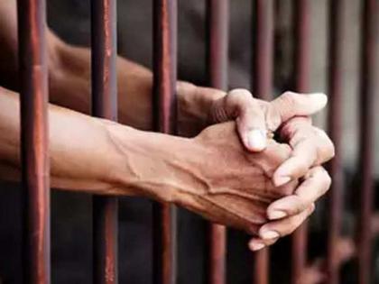 Husband gets jailed for forgetting wife's birthday know where is this strange law | बायकोचा वाढदिवस विसरले तर होते तुरूंगवासाची शिक्षा, जाणून घ्या कुठे आहे हा अजब कायदा