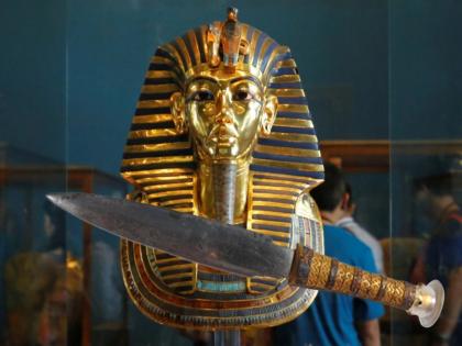 Tutankhamun technologically advanced dagger mystery solved experts claim | तूतनखानूमच्या हजारो वर्ष जुन्या कट्यारीचं रहस्य उलगडलं, अनेक वर्षांपासून वैज्ञानिक घेत होते शोध