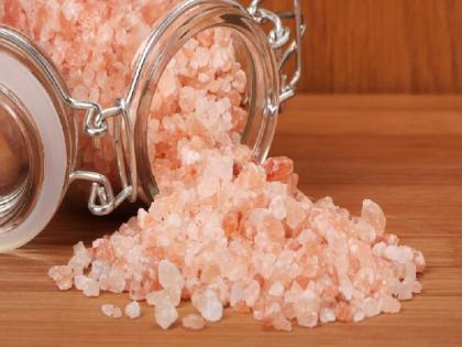 Ayurveda expert shared the benefits of rock salt says it is good for everyday consumption | आयुर्वेदिक डॉक्टरांनी सांगितले सैंधव मिठाचे आरोग्याला होणारे फायदे, वाचून आजच सुरू कराल याचं सेवन