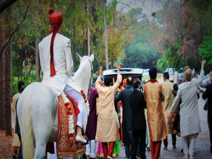 Uttarakhand : Friend sent notice of 50 lakh to groom for not taking him to barat | बोंबला! वरातीत सोबत नेलं नाही म्हणून मित्राने नवरदेवाला पाठवली 50 लाख रूपयांची नोटीस...