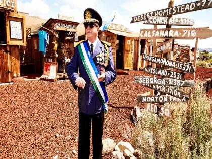 Republic of Molossia: Smallest country in the world republic of molossia nevada us kevin baugh | Republic of Molossia: फक्त ३० लोक असणारा जगातील सर्वात लहान देश; जाणून घ्या कोण आहे शासक 