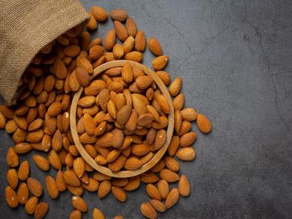 You Should know why we should not eat almond with skin you must know the side effects ofalmond | साल काढल्याशिवाय कधीच खाऊ नये बदाम, हे कारण तुम्हालाही माहीत नसेल!