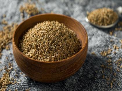 Ajwain for seasonal disease change of weather celery cough cold viral fever infection | बदलत्या वातावरणात ओवा खाण्याचे होतात अनेक फायदे, वाचून व्हाल अवाक्...