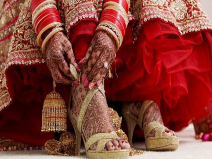 Wedding bridegroom did not bring sandals bride refused to go to her in laws in Agra | लग्न झाल्यावर नवरीने सासरी जाण्यास दिला नकार, कारण वाचून व्हाल हैराण