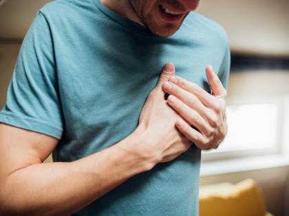 According to new study 12 symptoms appears 1 month before the heart attack | Heart Attack : हार्ट अटॅक येण्याच्या 1 महिनाआधी शरीर देतं हे संकेत, वेळीच व्हा सावध!