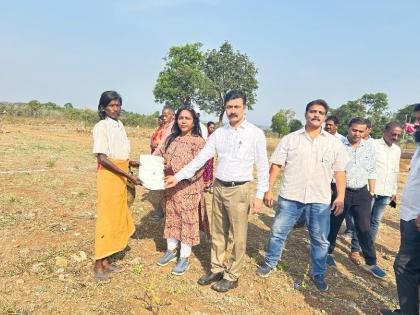 Allotment of plots to 43 project beneficiaries out of 97 project beneficiaries of Bhatsa project | भातसा प्रकल्पाच्या ९७ प्रकल्पग्रस्तांपैकी ४३ प्रकल्पग्रस्तांना भूखंडाचे वाटप