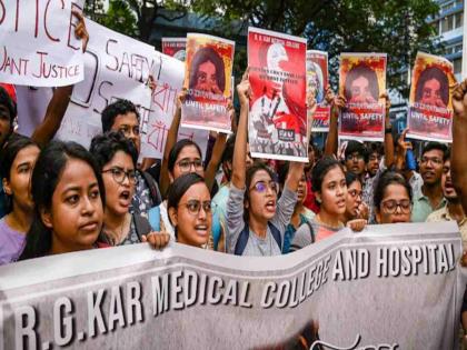 Kolkata doctor who was murdered would have watched Neeraj Chopra match with four colleagues just hours after incident | 'त्या' चौघांसोबत नीरज चोप्राची मॅच पाहिली अन्...; हत्या झालेल्या डॉक्टरसोबत नेमकं काय घडलं?