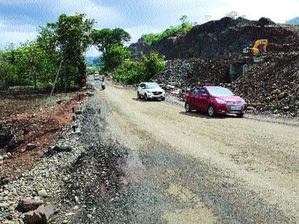 Attempt to remove obstructions on Mumbai-Goa National Highway | मुंबई-गोवा राष्ट्रीय महामार्गावरील अडथळे दूर करण्याचा प्रयत्न