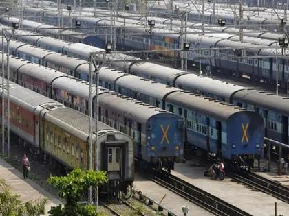 Indian Railway cancels 1100 trains due to coal and power crisis | Indian Railway: देशात आधीच भीषण कोळसा संकट, त्यानंतर आता सरकारने 1100 ट्रेन रद्द केल्या