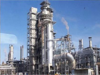 Nanar site is suitable for refinery project, movement is started so that the project does not go outside the state | रिफायनरी प्रकल्पासाठी नाणारची जागा सुयोग्य, प्रकल्प राज्याबाहेर न जाण्यासाठी हालचाली सुरु