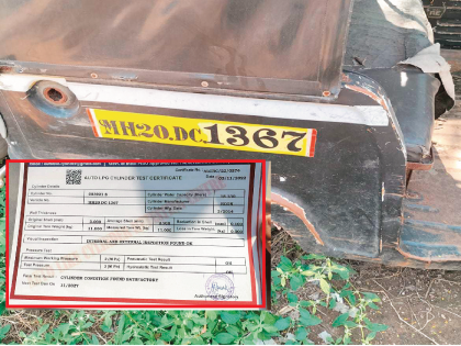 Rickshaw gas kits or bombs on roads? 'OK' certificate for impounded rickshaw without examination | रस्त्यांवर रिक्षांत गॅस किट की बॉम्ब? जप्त रिक्षाला विनातपासणीच 'ओके' प्रमाणपत्र