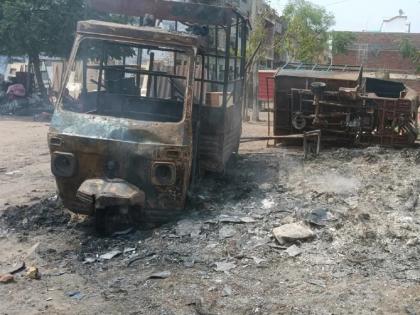 Gujarat Violence: Riots erupt again in Gujarat; Petrol bombs and stone pelting on houses in Himmatnagar ommunal Clashes In Gujarat Himmatnagar | Gujarat Violence: गुजरातमध्ये पुन्हा उसळली दंगल; हिंमतनगरमध्ये घरांवर पेट्रोल बॉम्ब आणि दगडफेक