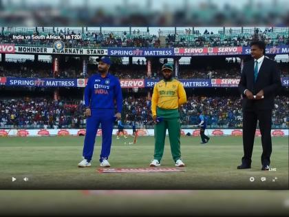 IND vs SA 1st T20I Live : Rishabh Pant become second youngest player to lead team India in T20I, South Africa won the toss and decided to bowl first | IND vs SA 1st T20I Live : रिषभ पंतने मोडला MS Dhoni चा मोठा विक्रम, ३ वर्षांनंतर दिनेश कार्तिकचे संघात पुनरागमन 