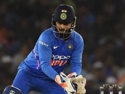 India vs Australia: Rishabh Pant lost to the gold medal | India vs Australia: ऋषभ पंतने मिळालेली सुवर्णसंधी गमावली