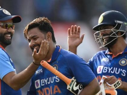 Indian Ex All Rounder Irfan Pathan Suggests India Playing XI For T20 World Cup Opener Against Pakistan, Omits Rishabh Pant  | T20 World Cup : India vs Pakistan महामुकाबला! दिग्गज खेळाडूने जाहीर केलेल्या Playing XI मधून रिषभ पंत बाहेर 