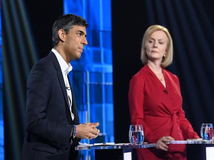 Indian origin Rishi Sunak to finally fulfill his PM dream Rebel group plots major shakeup in UK against Liz Truss | ब्रिटन सरकार पुन्हा कोसळणार? पंतप्रधानांविरुद्ध अविश्वास प्रस्ताव येण्याची शक्यता