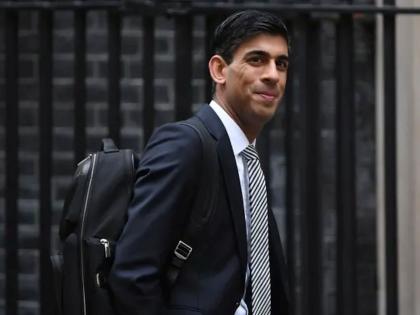 Rishi Sunak Chancellor Of The Exchequer Of Britain Amid Coronavirus Pandemic kkg | CoronaVirus: अर्थव्यवस्था संकटात, देश आजारी; भारतीय वंशाच्या व्यक्तीने सांभाळली ब्रिटनची जबाबदारी