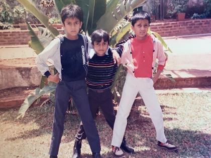 Do you recognize these triplets in the photo? One is an actor and two are politicians ritesh deshmukh and dhiraj deshmukh | फोटोतील या त्रिमुर्तींना ओळखलंत का?, एक आहे अभिनेता तर दोन राजकारणी