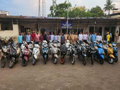 Alibaug police arrested a bike theft gang; They used to steal motorbikes from Pune | बंटी बबली सापडले; पुण्यातून येऊन ते करायचे मोटार सायकल चोरी