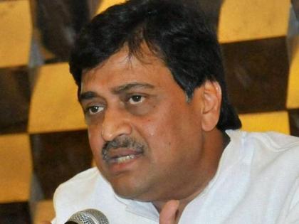 Excuse the drought-prone area and water bar, Ashok Chavan demanding to CM Fadanvis | दुष्काळी भागातील घरपट्टी अन् पाणीपट्टी माफ करा, अशोक चव्हाणांची मागणी