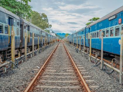 Unlock 1 मध्ये इंजिन धावणार, 1 जूनपासून २०० विशेष रेल्वेगाड्या सुटणार