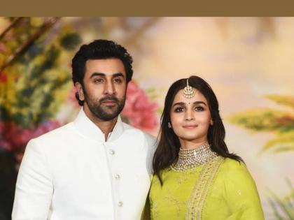 This was Ranbir Kapoor's first reaction after realizing that Alia Bhatt was pregnant | आलिया भट प्रेग्नेंट असल्याचं समजल्यानंतर रणबीर कपूरची ही होती पहिली रिअ‍ॅक्शन