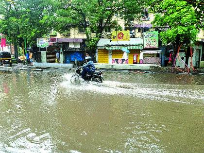 Rain showers in the district of thane | जिल्ह्यात ठिकठिकाणी कोसळल्या पावसाच्या सरी