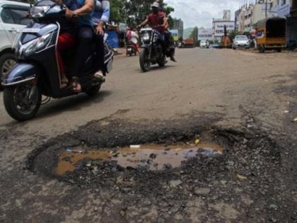 Spot 114 potholes at 24 places in Pune The municipality says 70 percent of potholes have been filled | पुण्यात २४ ठिकाणी ११४ खड्ड्यांचे स्पॉट; महापालिका म्हणते, ७० टक्के खड्डे बुजविले