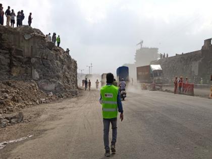 After the demolition of the bridge at Chandni Chowk the highway ran for almost 10 hours | Chandani Chowk Pune: चांदणी चौकातील पूल पाडल्यानंतर तब्बल १० तासांनी धावला ‘महामार्ग’