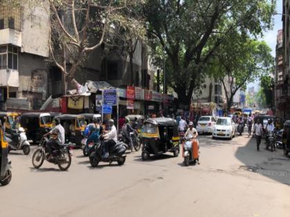 Making roads nine meters means entering people's homes | पुणे शहरातील रस्ते नऊ मीटर करणे म्हणजे लोकांच्या घरात घुसणे