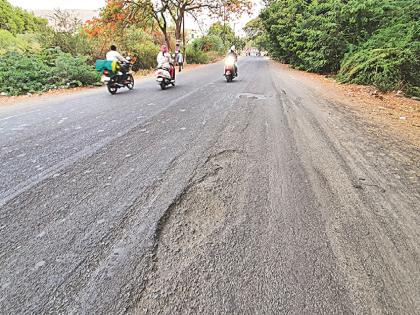 Nitin Gadkari's vision undermined; Plan to make Aurangabad to Paithan road two-lane instead of four-lane? | गडकरींच्या व्हिजनला सुरुंग; औरंगाबाद ते पैठण रस्ता चौपदरीऐवजी द्विपदरी करण्याचा घाट ?