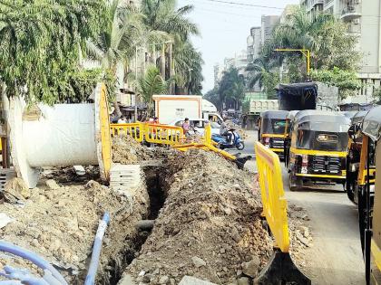 Roads excavated by civilians; Various tasks begin | रस्ते खोदकामांमुळे नागरिक त्रस्त; विविध कामे सुरू