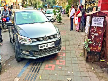 Walking on pune city Roads make difficult due to fast moving vehicles ... | पुण्यातील रस्त्यांवर वेगवान वाहनांमुळे चालणे मुश्किल...