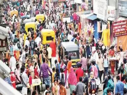 Looting of hawkers, small sellers by shopkeepers in Mahadwar Road area in Kolhapur | रस्ता महापालिकेचा, वसुली मात्र दुकानदारांची; कोल्हापुरात महाद्वार, अंबाबाई मंदिर परिसरातील चित्र