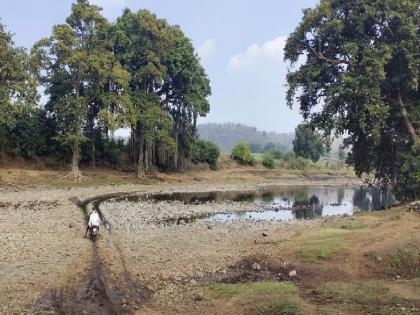 no road, no light, no water the pain of 'those' nine villages in Melghat never ends; | मेळघाटातील 'त्या' नऊ गावांची व्यथा संपता संपेना; स्वातंत्र्याच्या पंच्याहत्तरीतही परिस्थिती जैसे थे