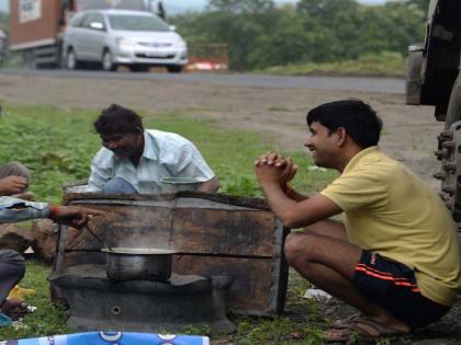 Action will be taken on tourists who are cooking on the road side | रस्त्याच्या कडेला स्वयंपाक करणा-या पर्यटकांवर होणार कारवाई, ठोठावणार दंड