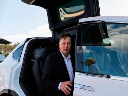Tesla's RoboTaxi in controversy on the second day of launch; Government agency starts investigation, why? | लॉन्चिंगच्या दुसऱ्याच दिवशी Tesla ची RoboTaxi वादात; सरकारी एजंसीने सुरू चौकशी, कारण... Tesla's RoboTaxi in controversy on the second day of launch; Government agency starts investigation, why? | लॉन्चिंगच्या दुसऱ्याच दिवशी Tesla ची RoboTaxi वादात; सरकारी एजंसीने सुरू चौकशी, कारण...
