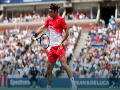 US Open - Federer wins the second consecutive match | यूएस ओपन - सलग दुस-या सामन्यात फेडररचा झुंजार विजय