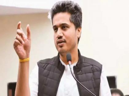 BJP in shadow of defeat despite splitting two parties; Criticism of MLA Rohit Pawar | दोन पक्ष फोडूनही भाजप पराभवाच्या छायेत; आमदार रोहित पवार यांची टीका